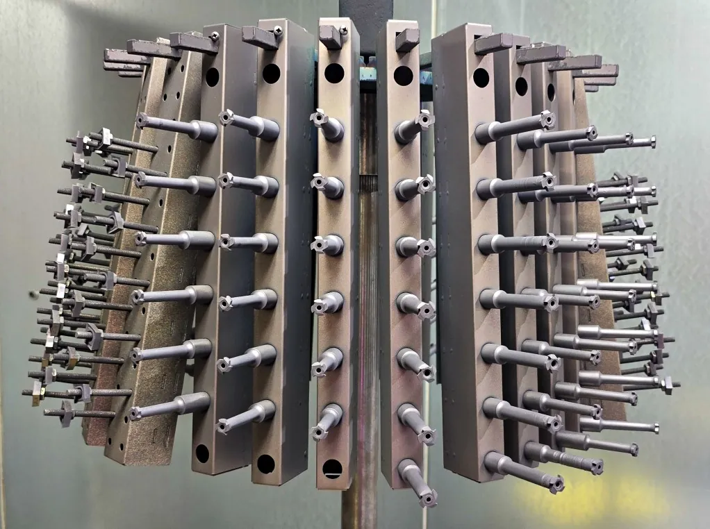 AlTiN-coated cutting tools with a dark charcoal finish